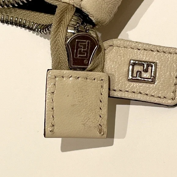 Fendi Y2K Vintage Cream Crossbody Pochette with COA